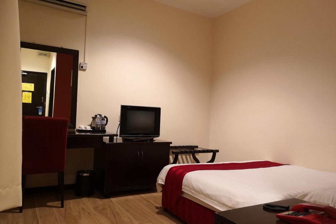 Oyo 89908 Hotel Kensington Sandakan Ngoại thất bức ảnh